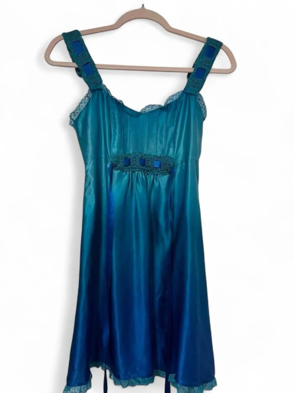betsey johnson blue lace dress Betsey Johnson blue lace dress Historian Vintage